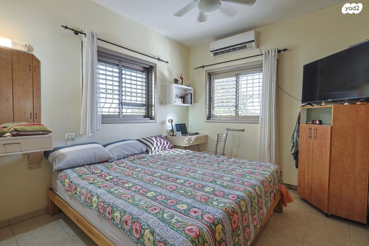 בית פרטי/ קוטג', עזרא ונחמיה 18, עמישב, פתח תקווה