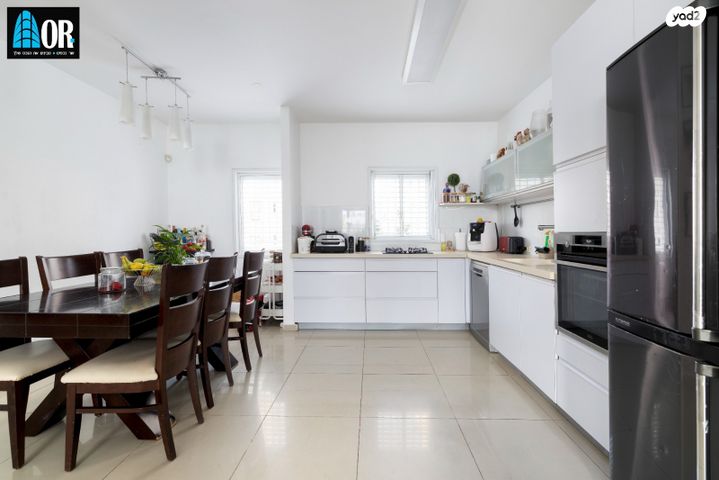 דירה, אריה בן אליעזר, רמז, מערב ותיק, ראשון לציון