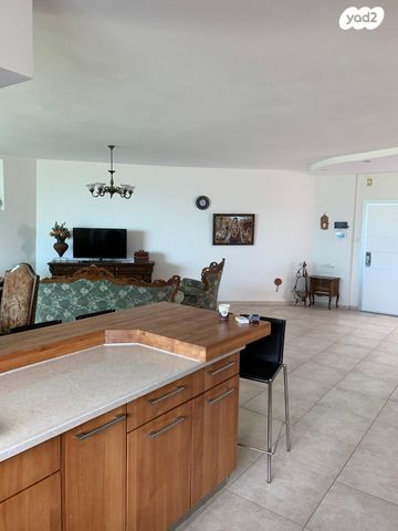 גג/ פנטהאוז, חיל השריון, נווה חוף, ראשון לציון