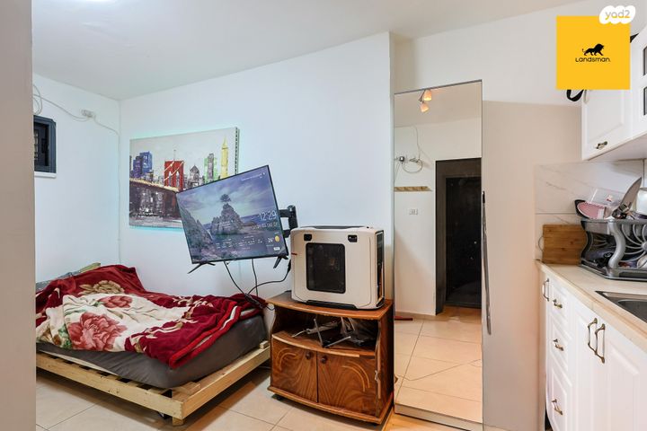 דירה, מבוא נהגי הפרדות, הגבעה הצרפתית, גבעת שפירא, ירושלים