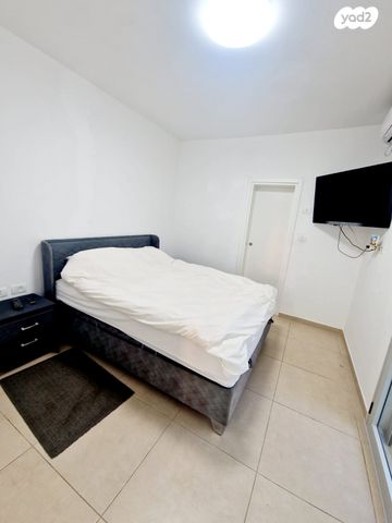 גג/ פנטהאוז, צאלים 10, נאות רחל, חולון