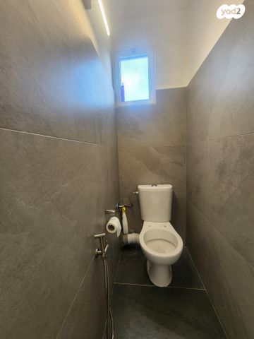 דירה, דרך משה דיין 40, נווה ברבור, כפר שלם מערב, תל אביב יפו