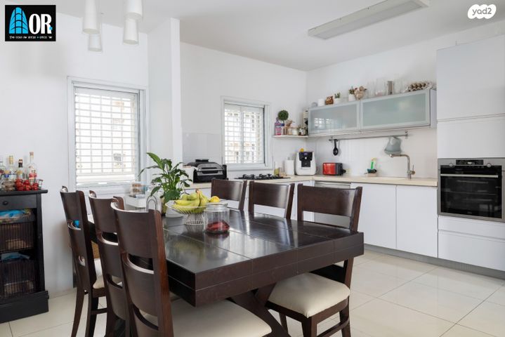 דירה, אריה בן אליעזר, רמז, מערב ותיק, ראשון לציון