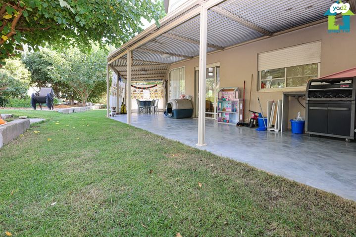 דו משפחתי, יד חנה