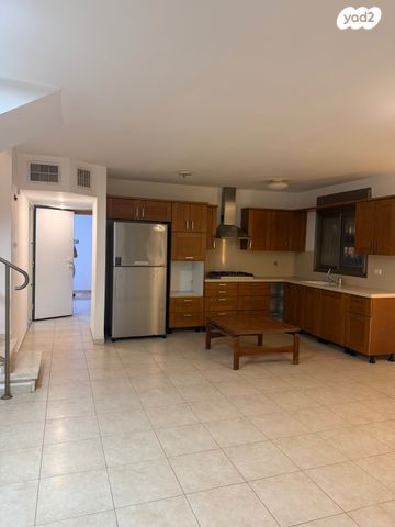 גג/ פנטהאוז, דוכיפת, רמת חן, חיפה