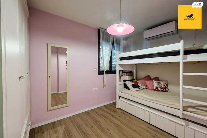 דירה, מבוא נהגי הפרדות, הגבעה הצרפתית, גבעת שפירא, ירושלים