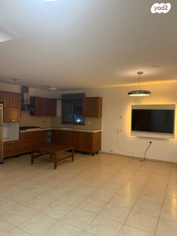 גג/ פנטהאוז, דוכיפת, רמת חן, חיפה