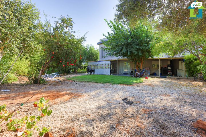 דו משפחתי, יד חנה