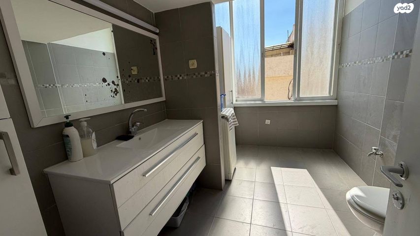 דירה, שדרות ז'בוטינסקי 25, מרכז העיר דרום, נתניה