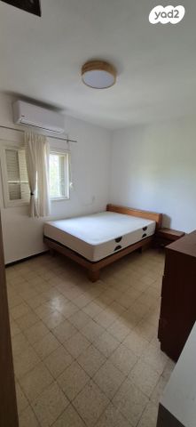 דירה, מצולות ים, חברת חשמל, גבעתיים