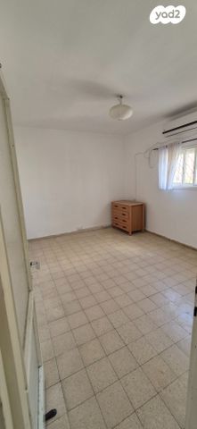 דירה, מצולות ים, חברת חשמל, גבעתיים