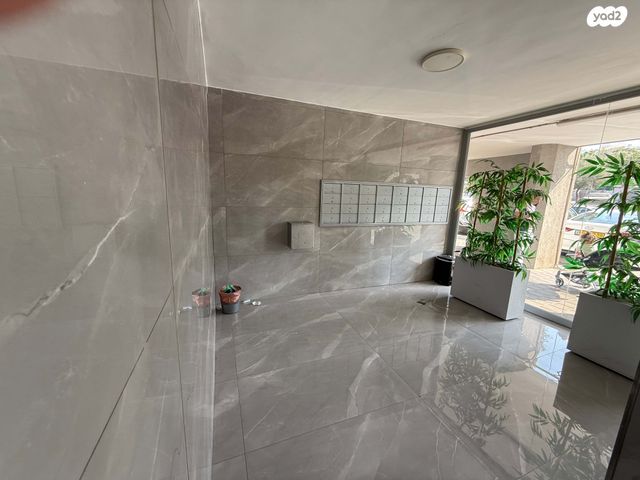 דירה, דרך ההגנה, נווה ברבור, כפר שלם מערב, תל אביב יפו