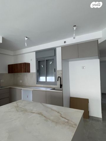 גג/ פנטהאוז, שער ציון, קרית שרת מערב, חולון