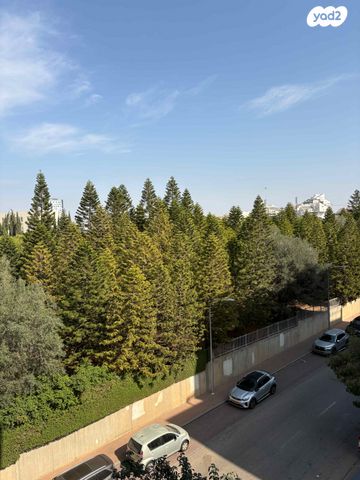 דירה, החורש 2, 2008, רעננה