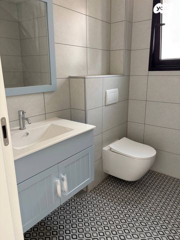 דירה, החורש 2, 2008, רעננה