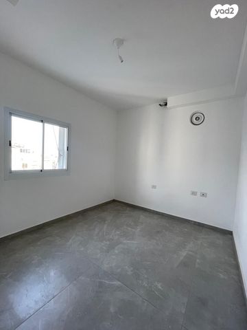 גג/ פנטהאוז, שער ציון, קרית שרת מערב, חולון