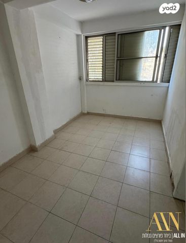 דירה, גיורא יוספטל, דימונה