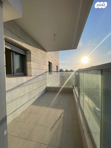 דירה, אלופי צה"ל 43, קרית שרת מערב, חולון