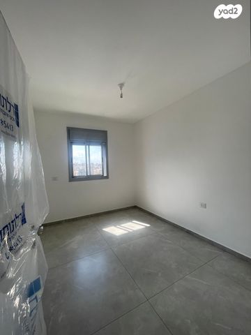 גג/ פנטהאוז, אלופי צה"ל, קרית שרת מערב, חולון