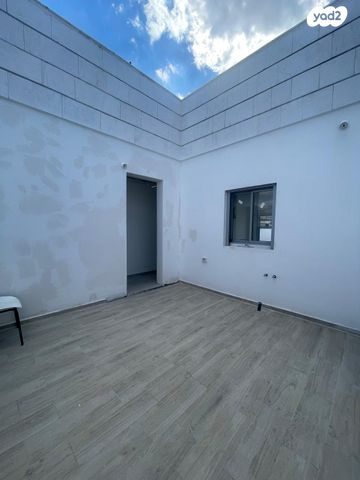 גג/ פנטהאוז, שער ציון, קרית שרת מערב, חולון