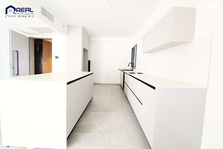 דירה, בר כוכבא, נווה ישראל, הרצליה