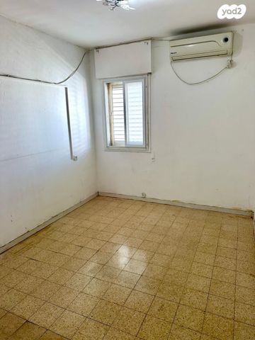 דירה, שרת, טירת כרמל