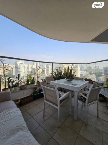 דירה, ראובן ברקת 25, קרית אילון, חולון