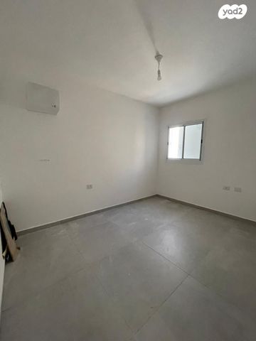 דירה, שער ציון, קרית שרת מערב, חולון