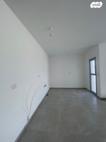 גג/ פנטהאוז, אלופי צה"ל, קרית שרת מערב, חולון