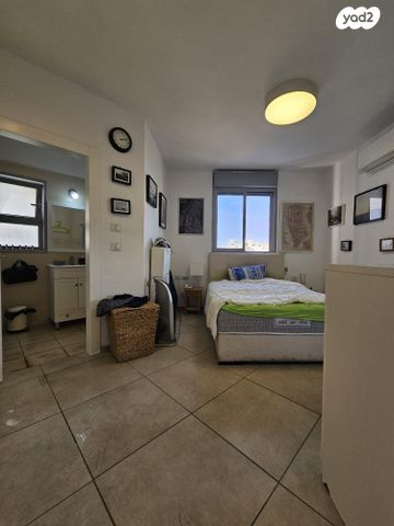 דירה, ראובן ברקת 25, קרית אילון, חולון