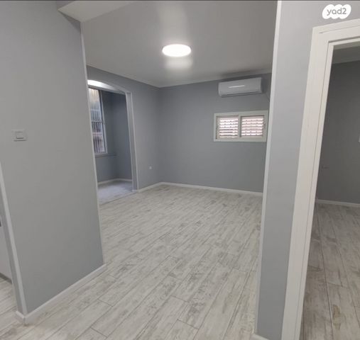 דירת גן, קדושי קהיר, רוטשילד עצמאות, בת ים