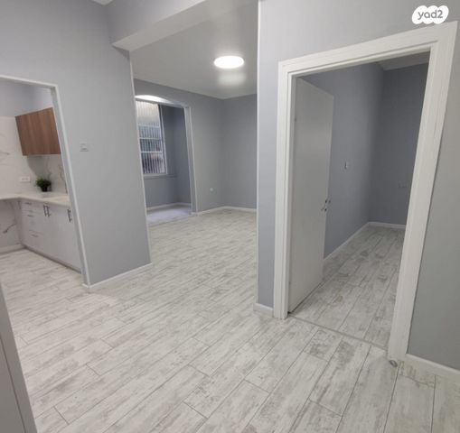 דירת גן, קדושי קהיר, רוטשילד עצמאות, בת ים