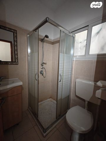 דירה, הנשיא הראשון, א' / צפון מזרח העיר, רחובות