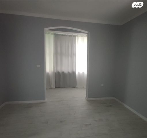 דירת גן, קדושי קהיר, רוטשילד עצמאות, בת ים