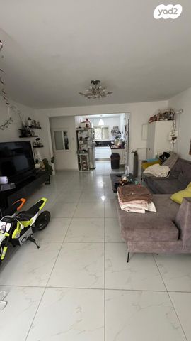 דירת גן, נחום סוקולוב 32, צפון מזרח מרכז העיר, נתניה