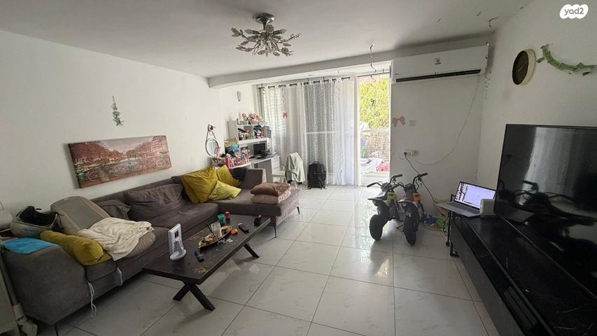 דירת גן, נחום סוקולוב 32, צפון מזרח מרכז העיר, נתניה