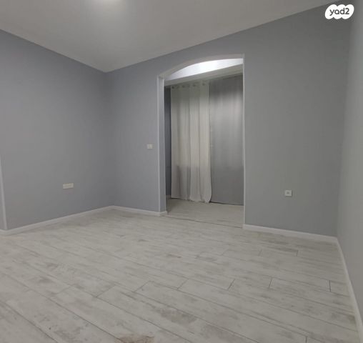 דירת גן, קדושי קהיר, רוטשילד עצמאות, בת ים