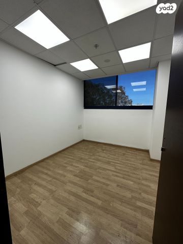 משרדים, פתח תקווה