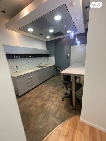 משרדים, אזור תעשייה קרית אתגרים, רעננה