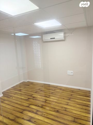 משרדים, יגאל אלון, נחלת יצחק, תל אביב יפו