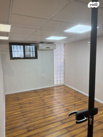 משרדים, יגאל אלון, נחלת יצחק, תל אביב יפו