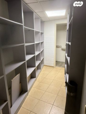 משרדים, יגאל אלון, נחלת יצחק, תל אביב יפו