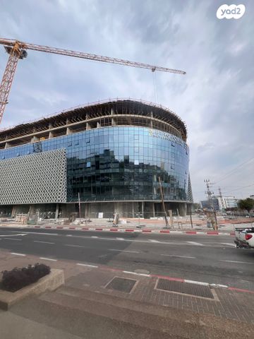 חנויות/ שטח מסחרי, שדרות גיבורי ישראל, אזור תעשיה ספיר, נתניה