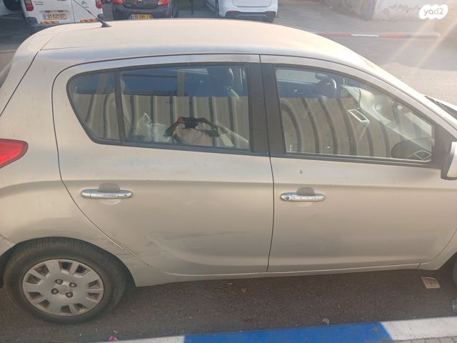 מודעת רכב יונדאי i20