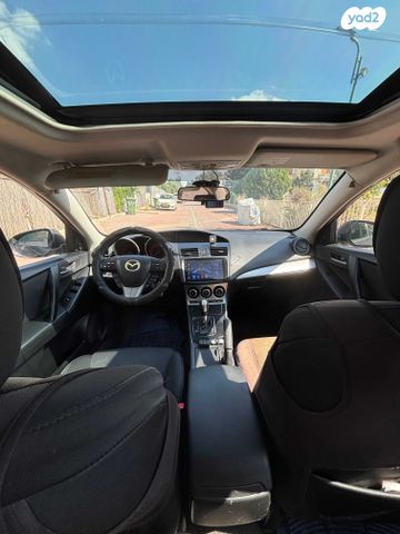 מודעת רכב מאזדה 3