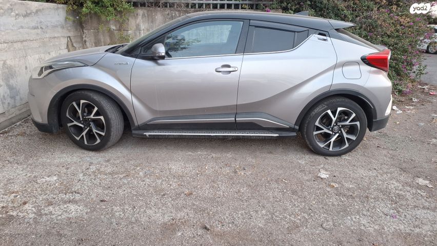 מודעת רכב טויוטה C-HR