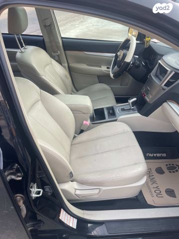 סובארו B4/לגאסי