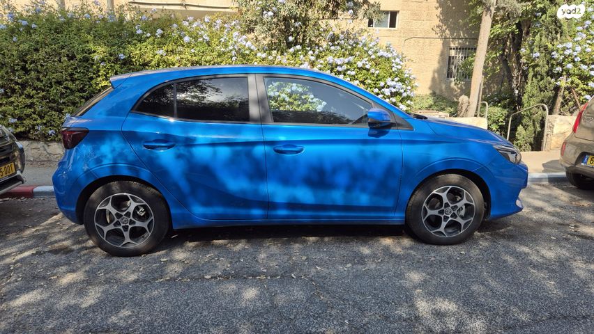 מודעת רכב אם ג'י MG3