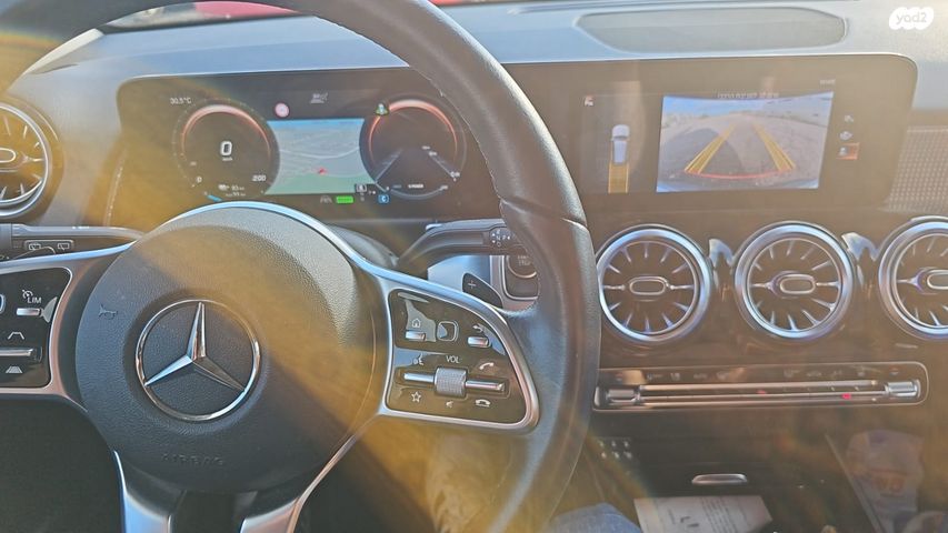 מרצדס-בנץ EQB