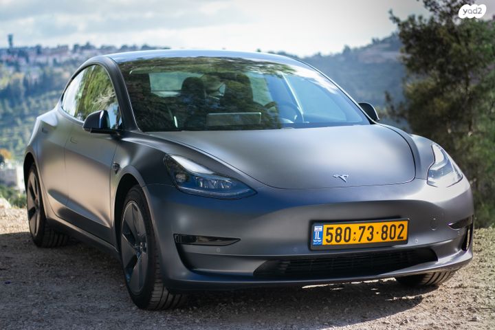 מודעת רכב טסלה מודל 3